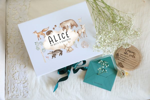 Boite souvenirs blanche personnalisée - Ballade en forêt