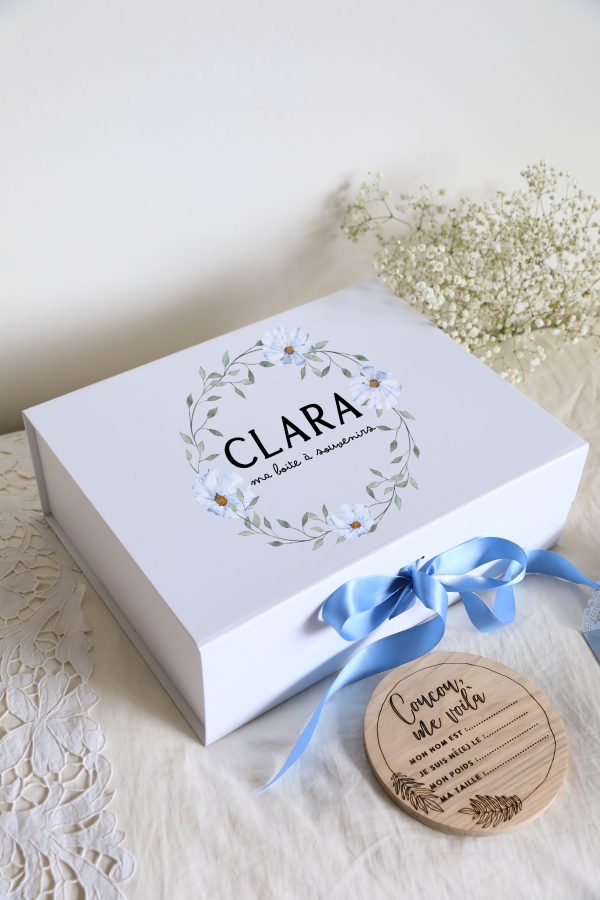 Boite souvenirs blanche personnalisée - Couronne de fleurs bleus – Image 2