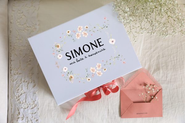 Boite souvenirs blanche personnalisée - Couronne de fleurs des champs – Image 2
