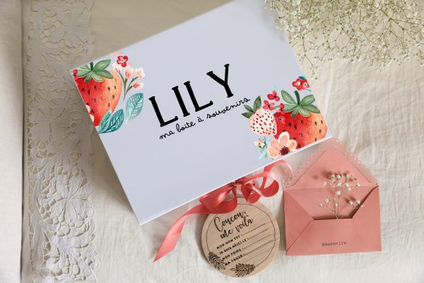 Boite souvenirs blanche personnalisée - Champ de fraise