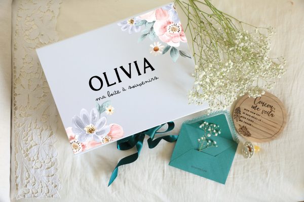 Boite souvenirs blanche personnalisée - Fleurs lilas et rose